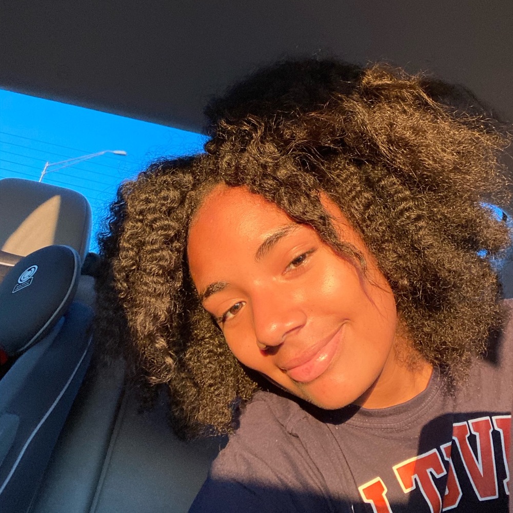 Meet your Posher, Thalia